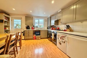 Kitchen/Breakfast Room- click for photo gallery
